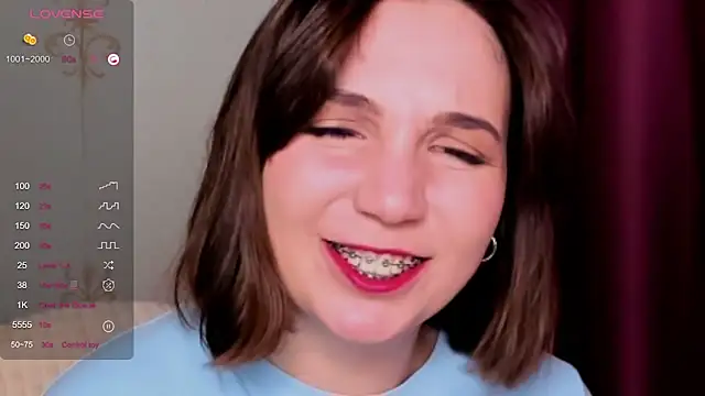 KindHazelHere  online show from February 11, 2025, 4:13 pm