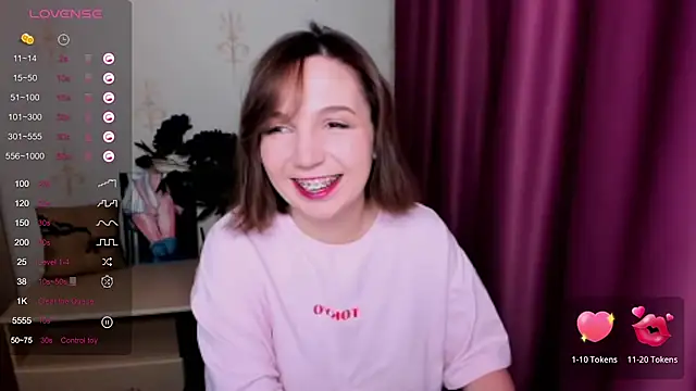 KindHazelHere  online show from February 15, 2025, 2:22 pm