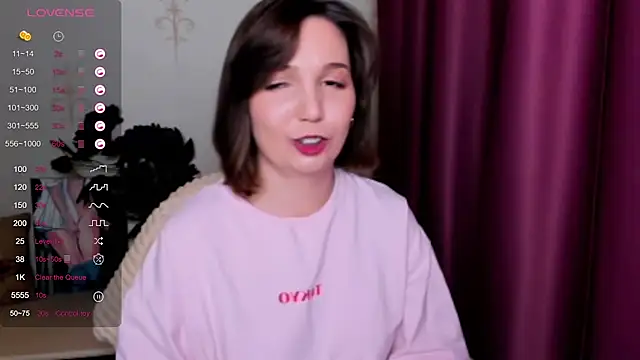 KindHazelHere  online show from February 15, 2025, 5:28 pm