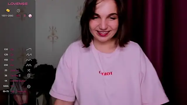 KindHazelHere  online show from February 18, 2025, 5:10 pm