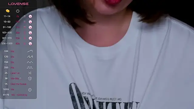 KindHazelHere  online show from February 24, 2025, 11:32 am