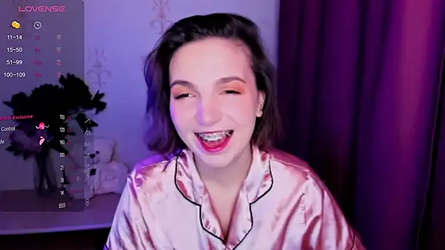 KindHazelHere  online show from November 19, 2025, 9:20 am