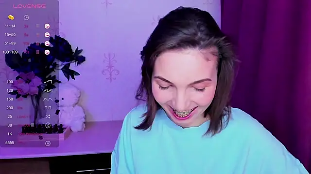 KindHazelHere  online show from March 5, 2026, 8:21 am