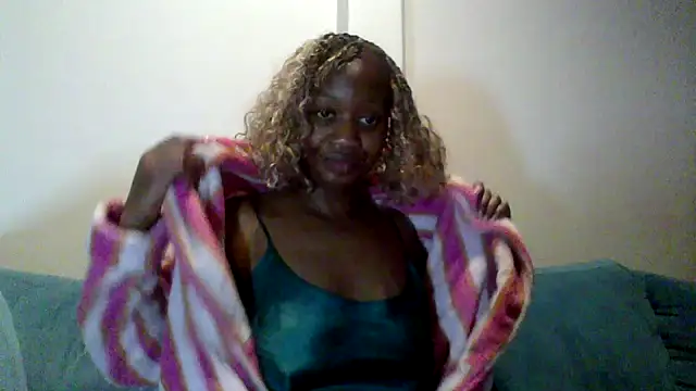 Snapshot of Hardnipples8 chatting on May 15, 2026, 11:01 pm Hardnipples8 online show from May 15, 2026, 11:01 pm