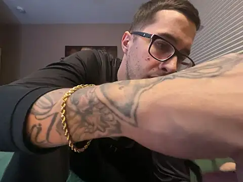 Bwcjoshbanks online show from January 2, 2025, 5:46 am