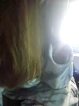 Snapshot of Crazylilredhead69 chatting on February 15, 2025, 12:11 pm Crazylilredhead69 online show from February 15, 2025, 12:11 pm