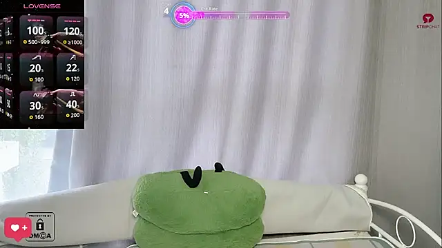 Snapshot of Eden-top chatting on October 28, 2025, 2:15 am Eden-top online show from October 28, 2025, 2:15 am