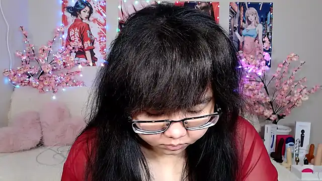 Snapshot of Moertomlly chatting on April 18, 2026, 4:27 am Moertomlly online show from April 18, 2026, 4:27 am