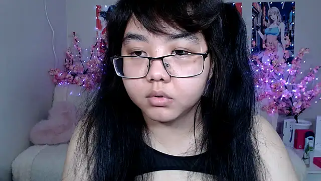 Snapshot of Moertomlly chatting on May 10, 2026, 4:39 am Moertomlly online show from May 10, 2026, 4:39 am