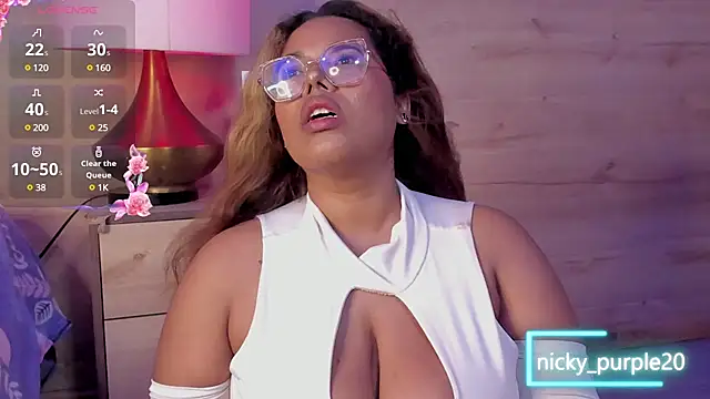  nickypurple  online show from January 27, 2025, 3:28 pm