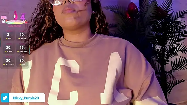  nickypurple  online show from February 21, 2025, 12:06 pm