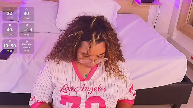  nickypurple  online show from November 20, 2025, 7:13 pm