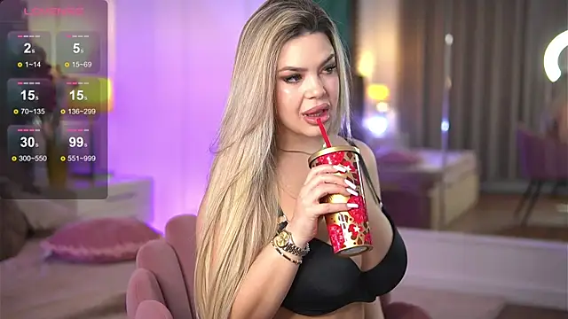 Snapshot of SophieBoobsX chatting on March 4, 2025, 6:47 am SophieBoobsX online show from March 4, 2025, 6:47 am
