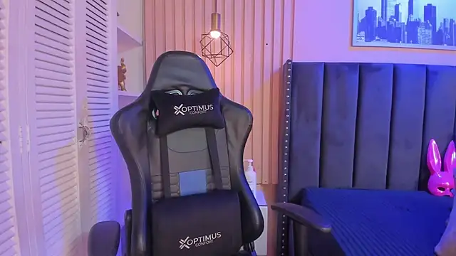 ashlye miller  online show from October 10, 2025, 4:22 am