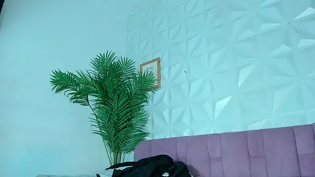 Hellen Sky online show from October 22, 2025, 7:13 pm