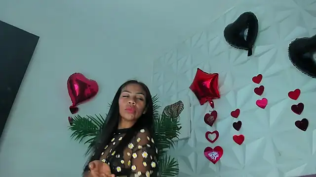 Snapshot of Hellen_Sky chatting on April 23, 2026, 7:05 pm Hellen Sky online show from April 23, 2026, 7:05 pm