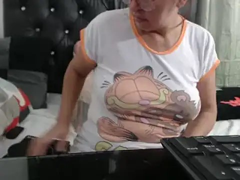 jellyfishhot online show from February 16, 2025, 4:42 pm