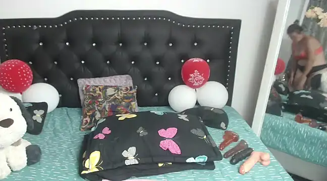 jellyfishhot online show from February 22, 2025, 1:33 am