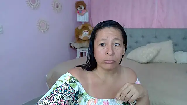Snapshot of mature_martina chatting on October 16, 2025, 9:38 pm mature martina online show from October 16, 2025, 9:38 pm
