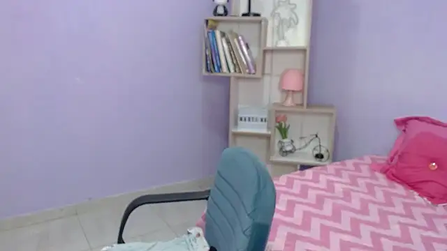 Snapshot of mature_martina chatting on October 26, 2025, 11:05 am mature martina online show from October 26, 2025, 11:05 am