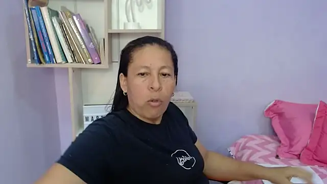 Snapshot of mature_martina chatting on November 1, 2025, 9:39 pm mature martina online show from November 1, 2025, 9:39 pm