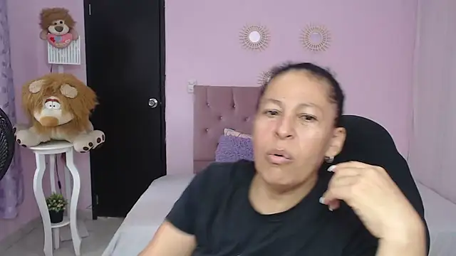 mature martina online show from March 12, 2026, 7:31 pm