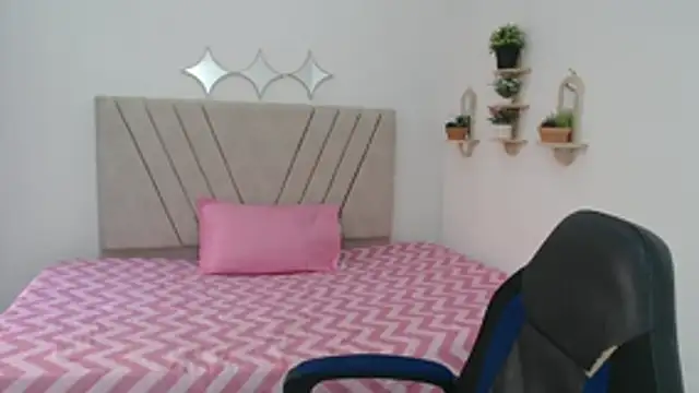 mature martina online show from April 7, 2026, 8:31 pm