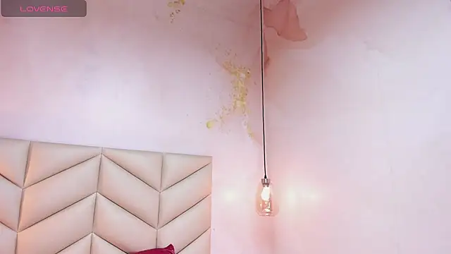 Snapshot of JESYSOZ23_ chatting on September 28, 2025, 6:35 pm JESYSOZ23 online show from September 28, 2025, 6:35 pm