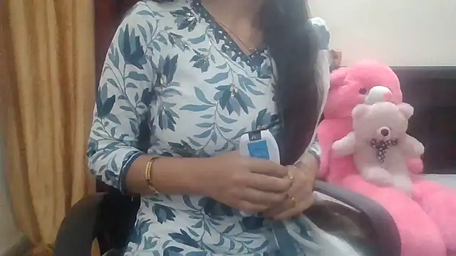 Sexy iknoor online show from May 20, 2026, 5:13 am