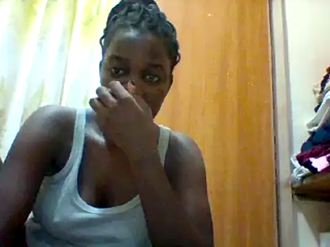 Snapshot of Alessandrajenna chatting on March 19, 2025, 12:04 am Alessandrajenna online show from March 19, 2025, 12:04 am