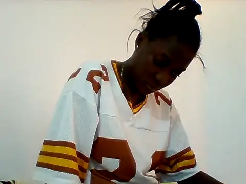 Snapshot of Alessandrajenna chatting on February 16, 2026, 1:29 pm Alessandrajenna online show from February 16, 2026, 1:29 pm