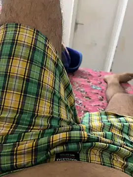 Snapshot of yourheroforfun chatting on February 9, 2025, 7:19 pm yourheroforfun online show from February 9, 2025, 7:19 pm