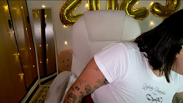 bigbooty-30 online show from January 5, 2025, 1:35 am