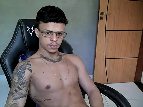 Gust027 online show from April 14, 2026, 1:28 pm