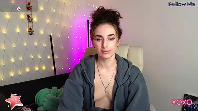 xx adrihanna xx online show from February 7, 2025, 5:40 pm