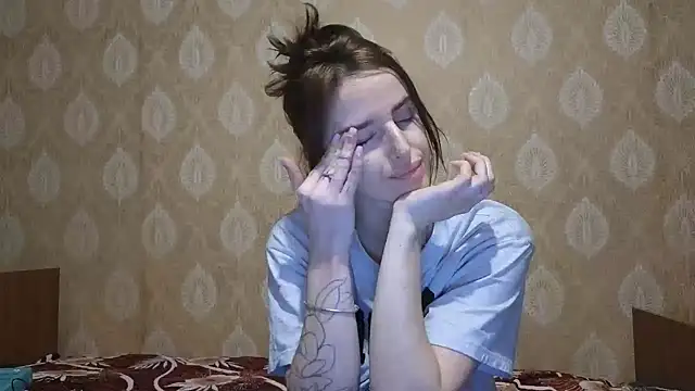 xx adrihanna xx online show from February 24, 2026, 5:44 pm