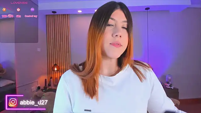 AbbieEdmond online show from October 25, 2025, 4:09 am