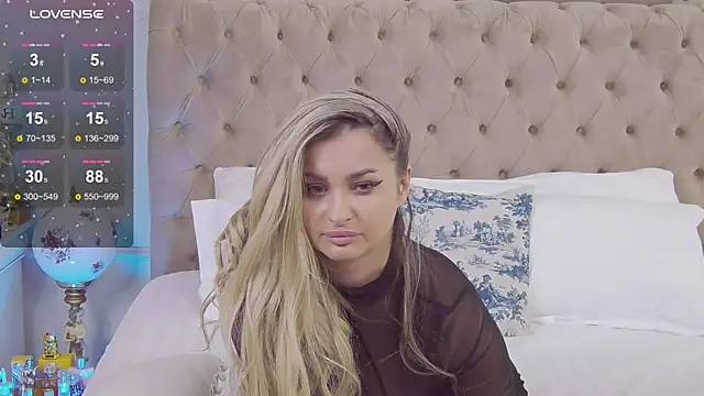 Denisse Perry online show from February 20, 2025, 10:48 pm