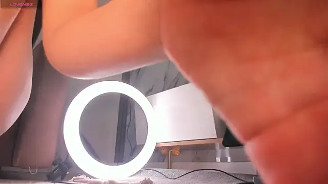 Snapshot of su_nan chatting on March 5, 2025, 1:28 pm su nan online show from March 5, 2025, 1:28 pm