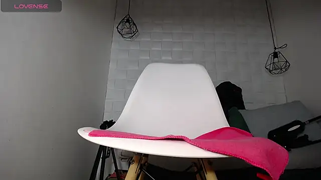 wendy rivera  online show from December 17, 2024, 10:44 am