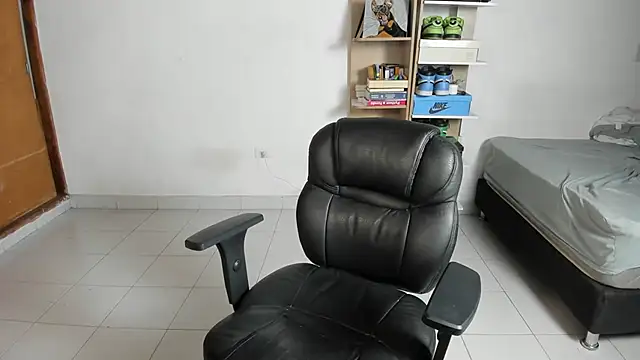 imtonny19 online show from October 12, 2025, 12:53 am