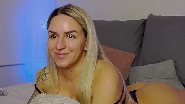 SofiJames online show from December 3, 2024, 9:11 am