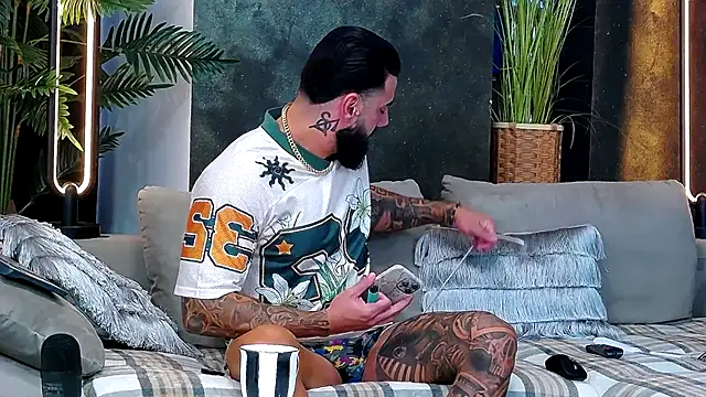 Snapshot of masterkingofmusclee chatting on November 11, 2025, 7:30 am masterkingofmusclee online show from November 11, 2025, 7:30 am