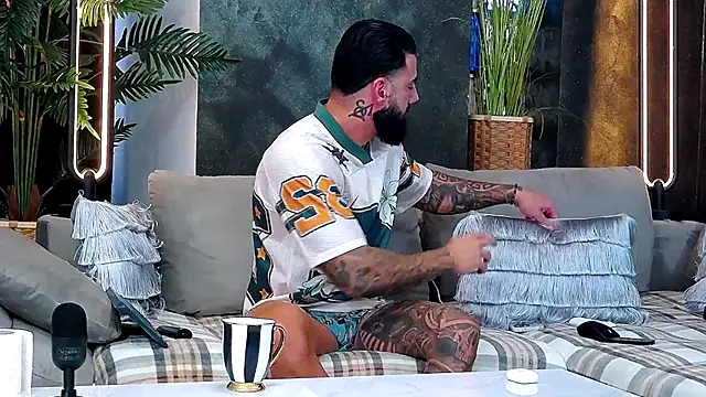 Snapshot of masterkingofmusclee chatting on November 12, 2025, 7:31 am masterkingofmusclee online show from November 12, 2025, 7:31 am