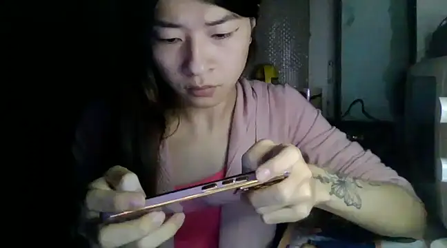 CarlyJoy online show from February 3, 2025, 1:51 pm