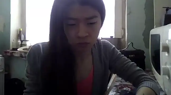 CarlyJoy online show from March 5, 2025, 8:32 am