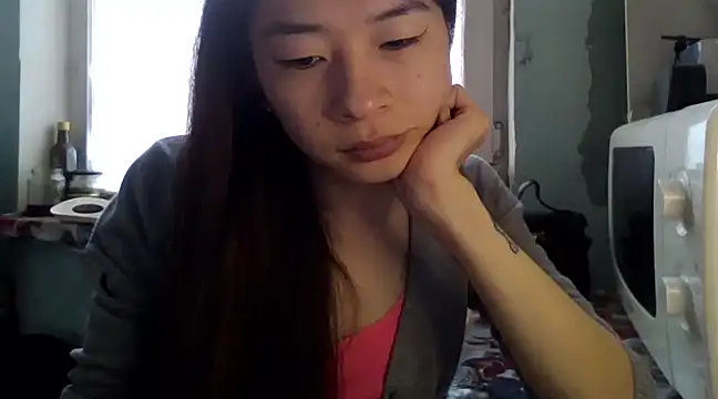 CarlyJoy online show from March 5, 2025, 11:38 am