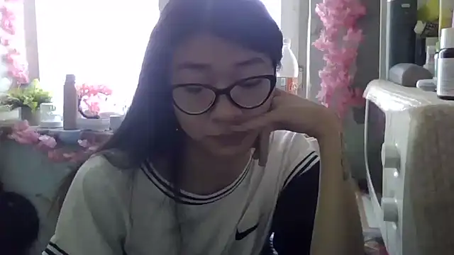 CarlyJoy online show from October 3, 2025, 8:55 am