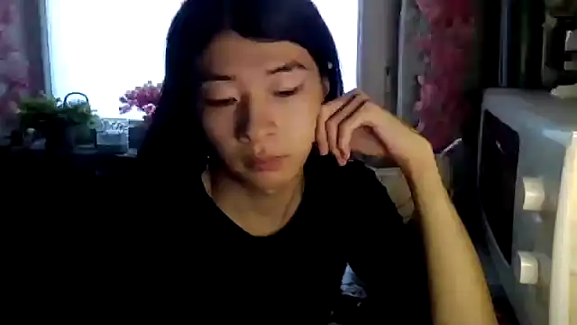 CarlyJoy online show from December 18, 2025, 11:16 am