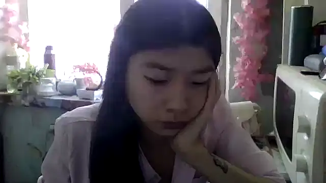 CarlyJoy online show from April 11, 2026, 11:03 am